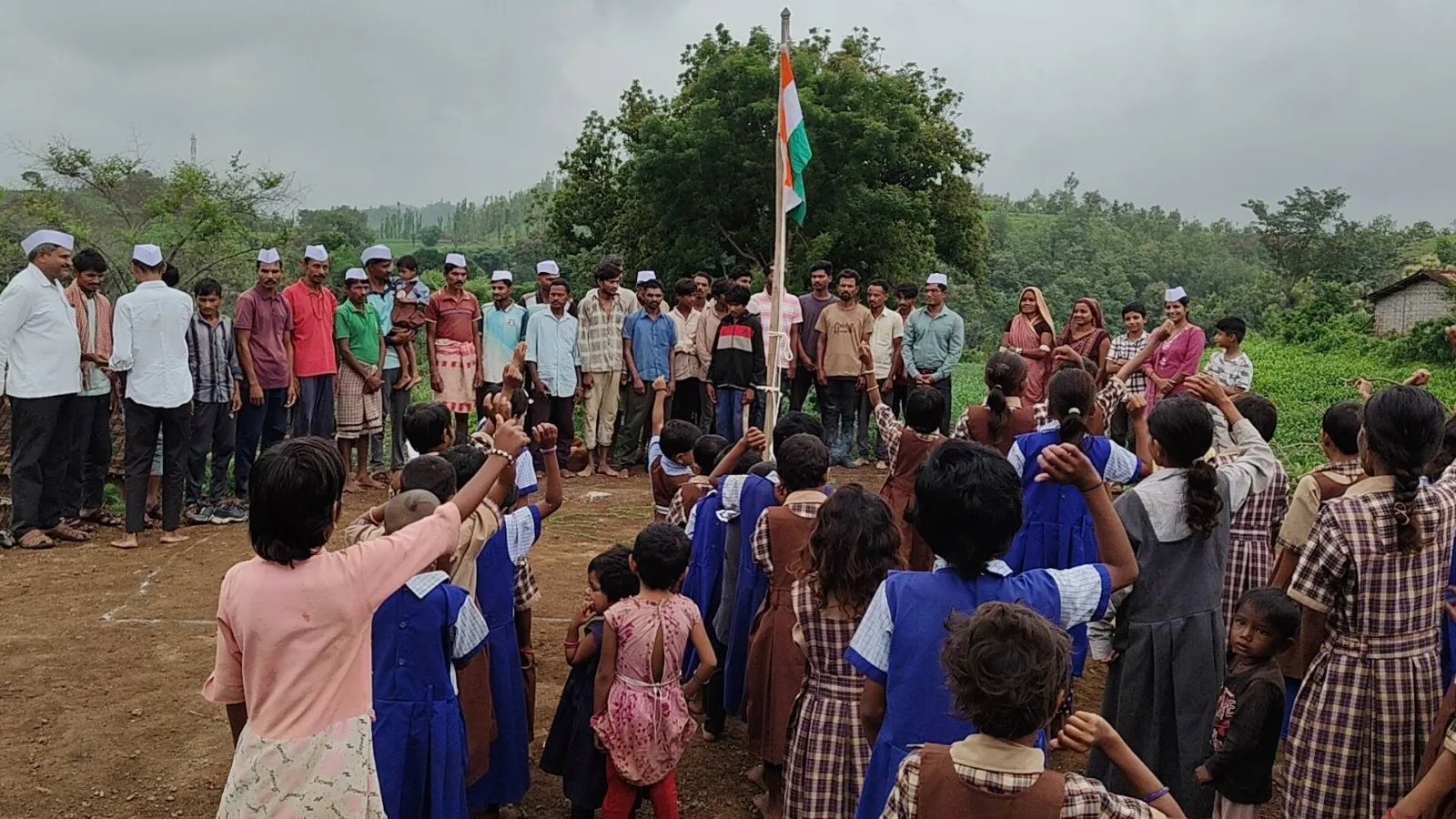 पहिले राष्ट्रध्वज वंदन